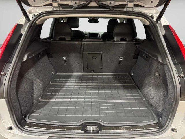 Used 2025 Volvo XC40 B5 Ultra w/ Climate Package AWD/4WD image 29