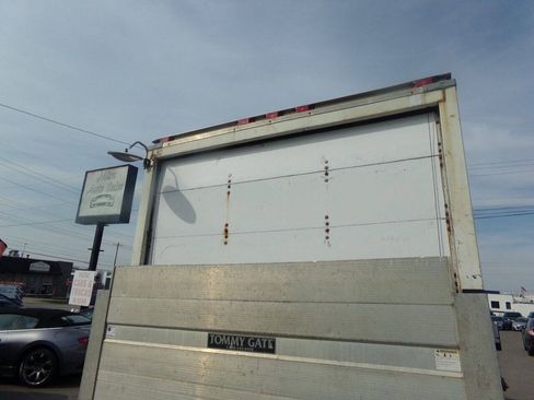 Used 2009 Chevrolet Express 3500 RWD image 31