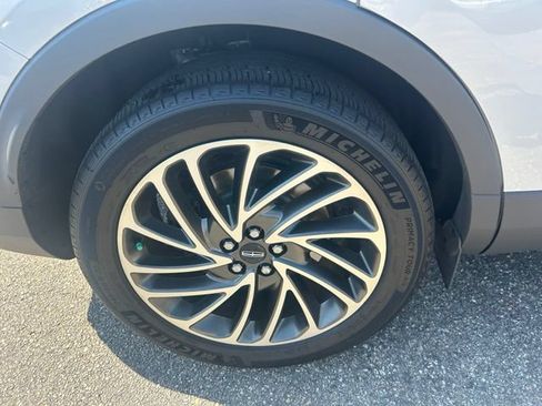 Used 2019 Lincoln Nautilus Reserve w/ Class II Trailer Tow Package AWD/4WD image 4