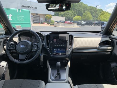 Used 2025 Subaru Forester w/ Convenience Package #1 AWD/4WD image 30