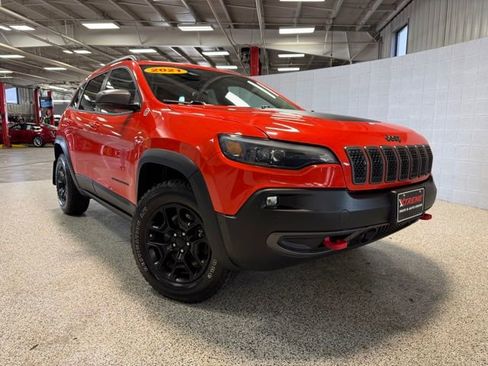 Used 2021 Jeep Cherokee Trailhawk AWD/4WD image 1