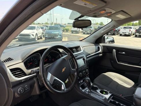 Used 2015 Chevrolet Traverse LT w/ Style and Technology Package FWD image 15