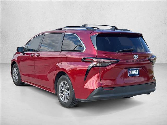Used 2023 Toyota Sienna XLE FWD image 7