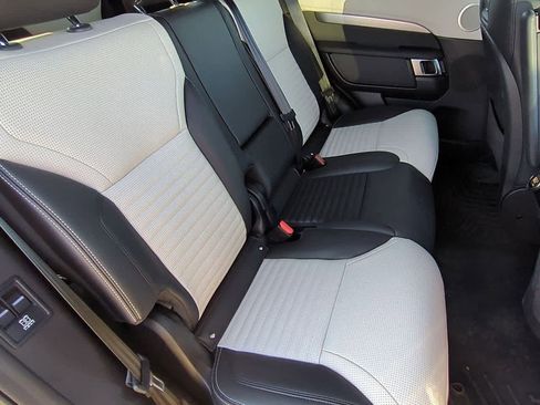 Used 2023 Land Rover Discovery S R-Dynamic image 19