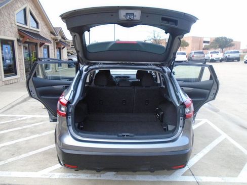 Used 2021 Nissan Rogue Sport S image 22