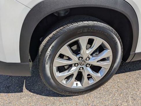 Used 2024 Toyota Grand Highlander FWD image 12