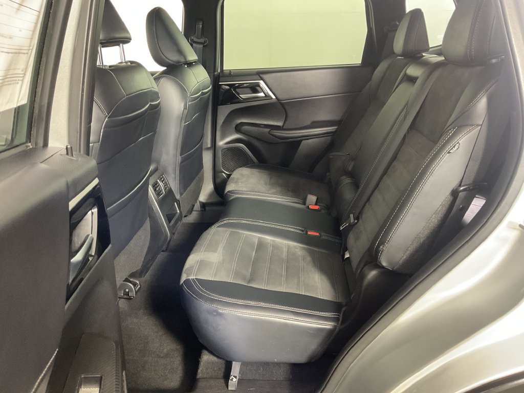 Used 2024 Mitsubishi Outlander SE AWD/4WD image 19