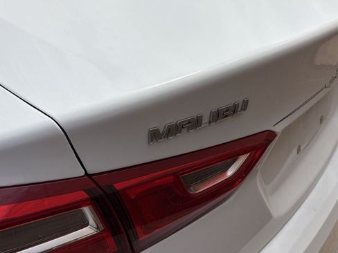 Used 2018 Chevrolet Malibu LT FWD image 9