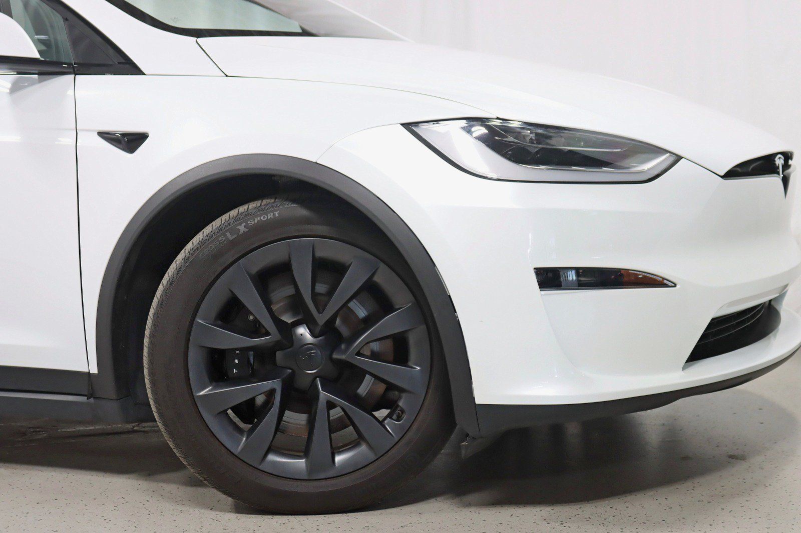 Used 2023 Tesla Model X AWD/4WD image 5