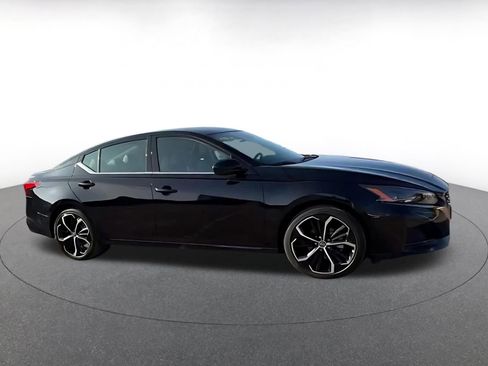 Used 2025 Nissan Altima 2.5 SR image 16