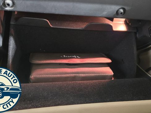 Used 2017 Jeep Grand Cherokee Overland w/ Jeep Active Safety Group image 21