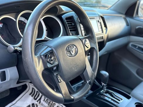 Used 2015 Toyota Tacoma 2WD Access Cab image 13