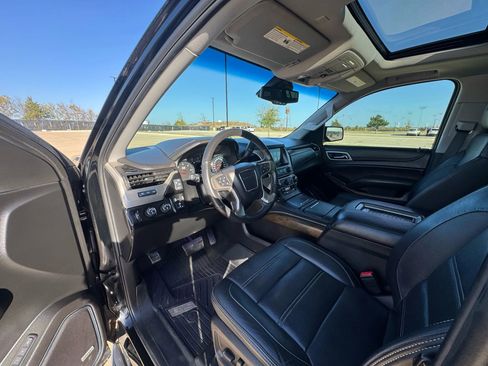 Used 2018 GMC Yukon XL Denali w/ Open Road Package image 21