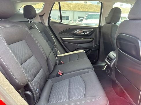 Used 2022 GMC Terrain SLE w/ Driver Convenience Package image 9