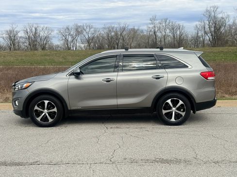 Used 2018 Kia Sorento EX image 12