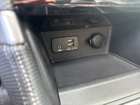 Used 2020 Subaru Forester Limited image 25