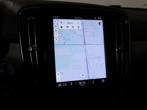 Used 2024 Volvo XC40 B5 Ultimate w/ Protection Package Premier image 7