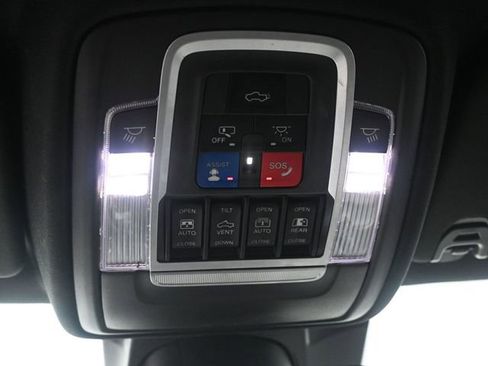 Used 2023 Jeep Grand Cherokee L Limited w/ Luxury Tech Group II image 5