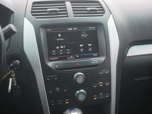 Used 2013 Ford Explorer XLT image 15