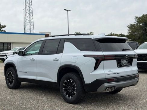 New 2026 Chevrolet Traverse Z71 w/ Enhanced Driving Package AWD/4WD image 8