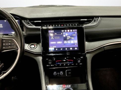 Used 2022 Jeep Grand Cherokee L Laredo image 9