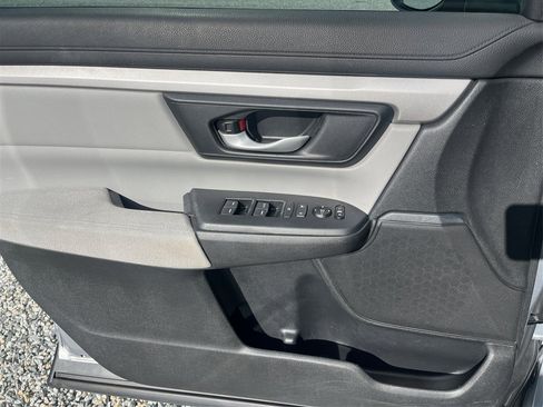Used 2017 Honda CR-V LX image 19