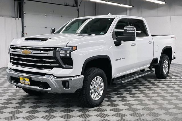Used 2024 Chevrolet Silverado 2500 LTZ AWD/4WD image 12