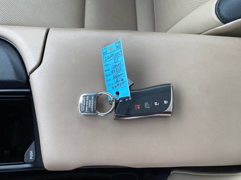 Used 2021 Lexus ES 350 w/ Premium Package FWD image 28