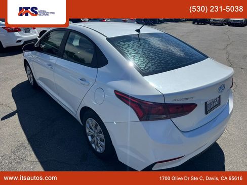 Used 2021 Hyundai Accent SE FWD image 3
