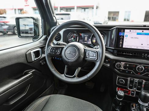Used 2024 Jeep Wrangler Willys image 5