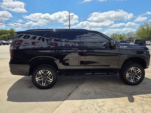 Used 2025 Chevrolet Tahoe Z71 w/ Comfort Package image 9