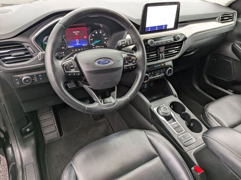 Used 2022 Ford Escape SEL image 10