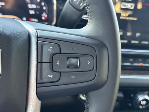 Used 2025 GMC Sierra 1500 Elevation image 15