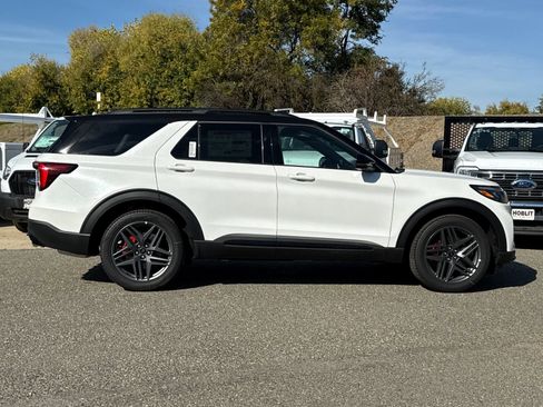 New 2025 Ford Explorer ST image 2