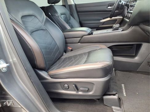 Used 2024 Nissan Pathfinder Platinum w/ Cargo Package FWD image 13