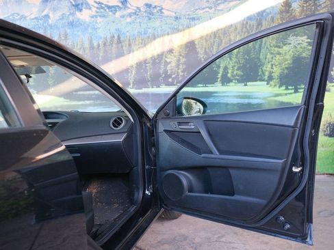 Used 2012 MAZDA MAZDA3 i Touring FWD image 24