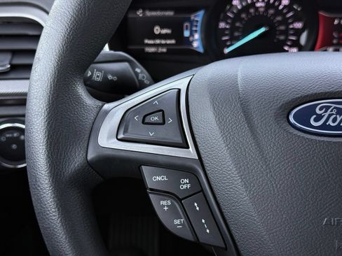 Used 2019 Ford Fusion SE FWD image 26