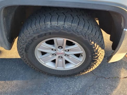 Used 2017 GMC Sierra 1500 SLE w/ SLE Value Package image 9