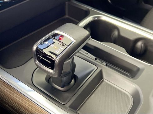 Used 2022 Chevrolet Silverado 1500 RST image 16