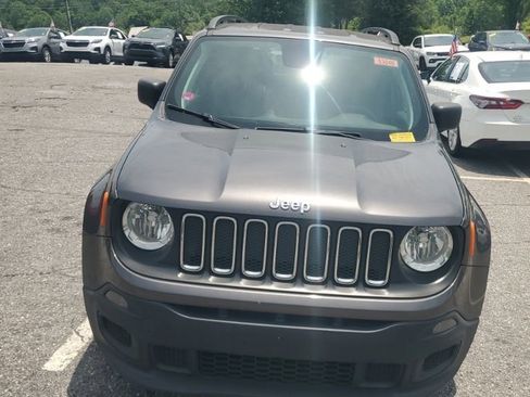 Used 2018 Jeep Renegade Sport w/ Power & Air Group FWD image 3