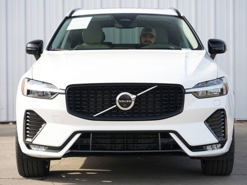 Used 2023 Volvo XC60 B5 Ultimate w/ Protection Package Premier image 7