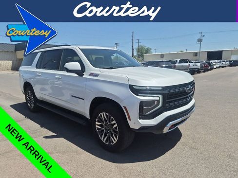 Used 2025 Chevrolet Suburban Z71 AWD/4WD image 1