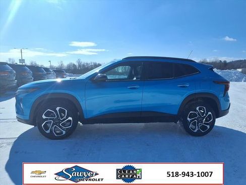 Used 2025 Chevrolet Trax RS w/ Sunroof Package image 4