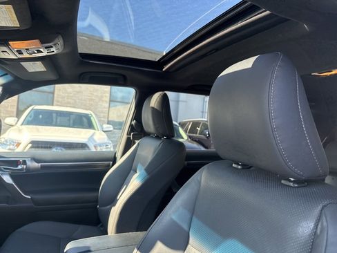 Used 2023 Lexus GX 460 Premium image 11