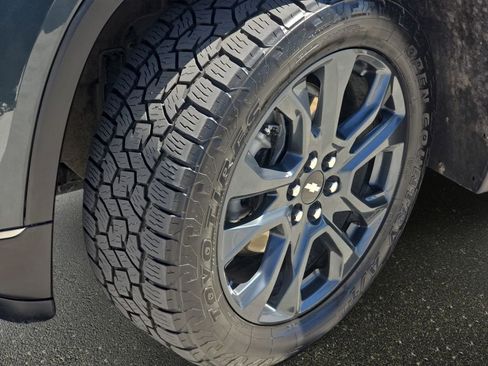 Used 2021 Chevrolet Traverse RS image 36