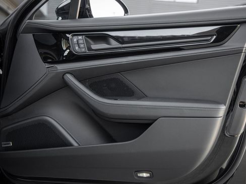 Used 2025 Porsche Panamera Turbo image 41