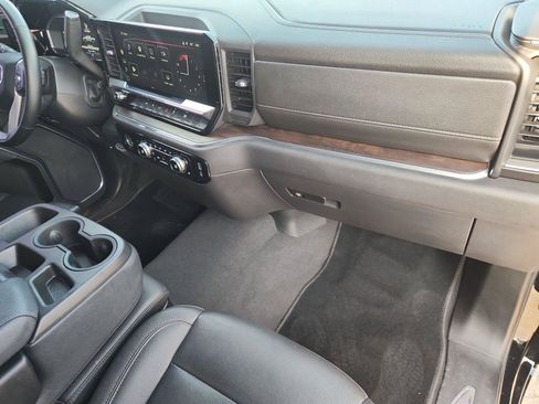 Used 2024 GMC Sierra 1500 SLT AWD/4WD image 28
