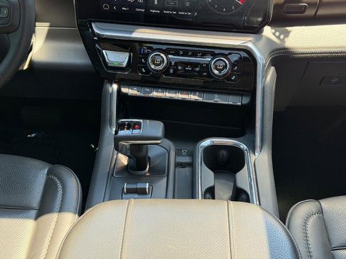 Used 2025 GMC Sierra 1500 Denali w/ Denali Reserve Package AWD/4WD image 14