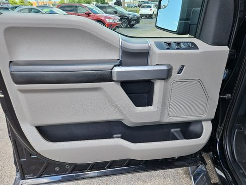 Used 2018 Ford F150 XLT w/ Equipment Group 302A Luxury AWD/4WD image 12