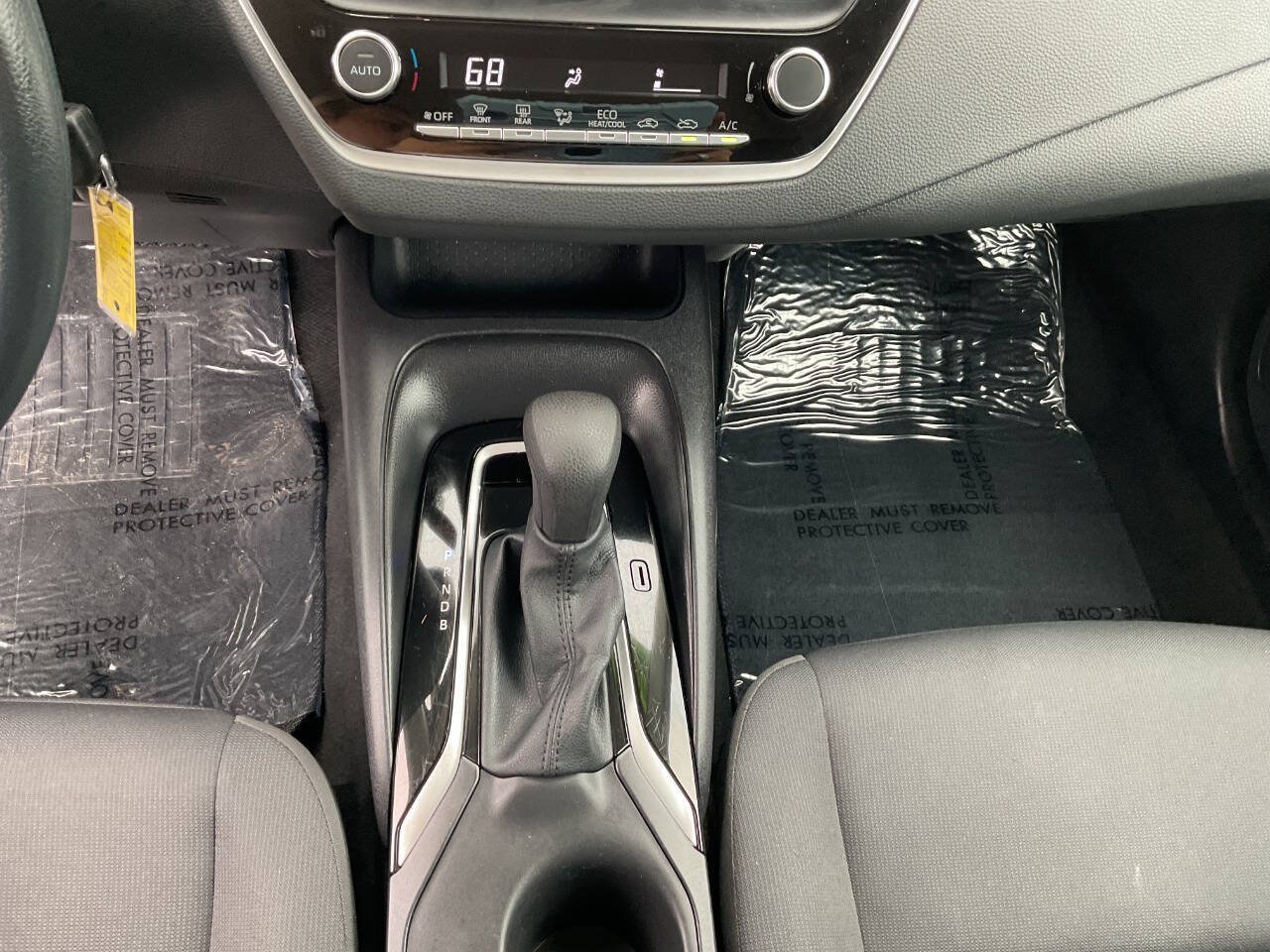 Used 2025 Toyota Corolla LE FWD image 31